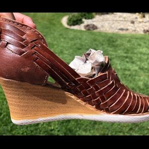 Wedge shoes